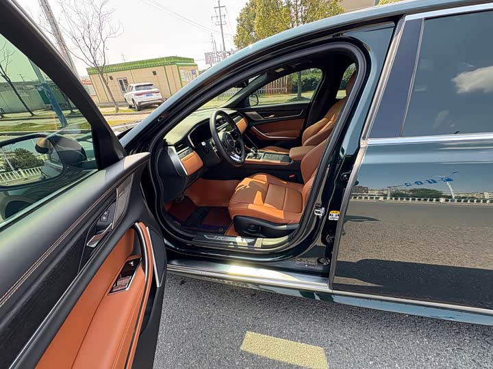 Фото 9 - Jaguar XF L