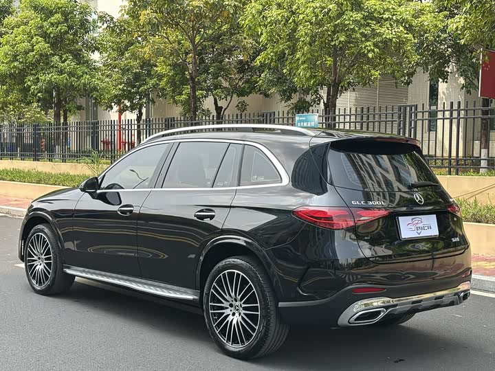 Photo 6 - Mercedes-Benz GLC-Class