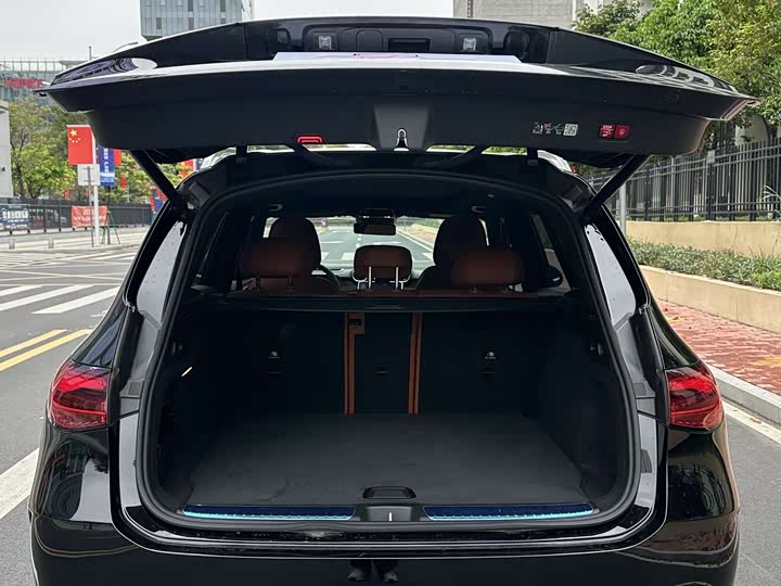 Photo 7 - Mercedes-Benz GLC-Class