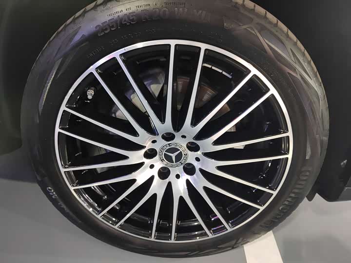 Photo 8 - Mercedes-Benz GLC-Class