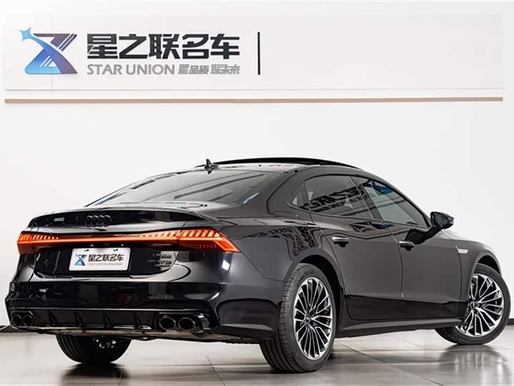 Фото 7 - Audi A7L