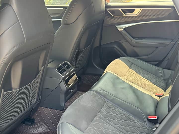 Фото 5 - Audi S7