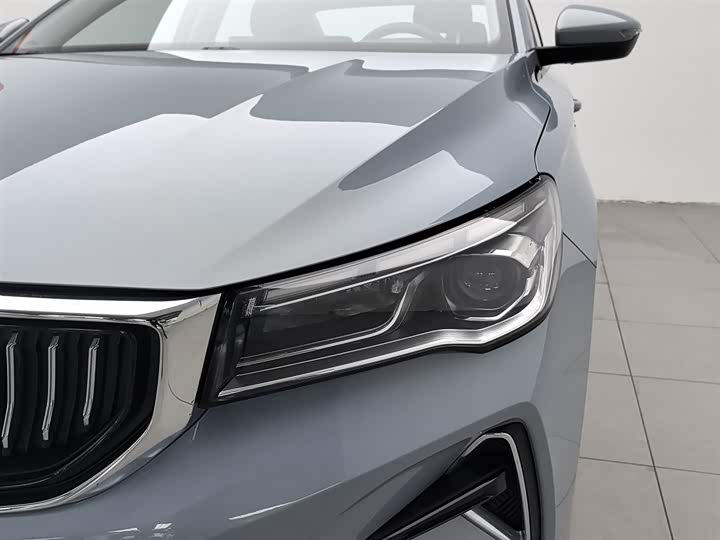 Фото 7 - Geely Emgrand