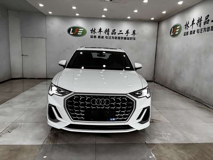 Фото 2 - Audi Q3