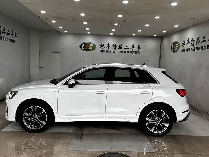 Фото 4 - Audi Q3