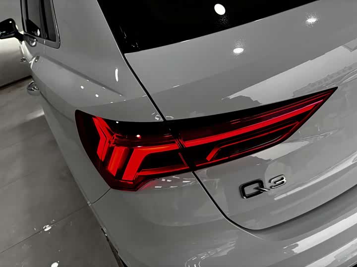 Фото 9 - Audi Q3