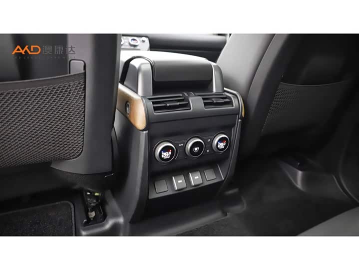 Фото 9 - Land Rover Defender