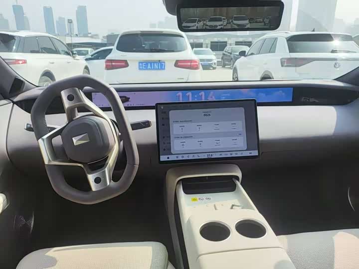 Фото 2 - Avatr 06