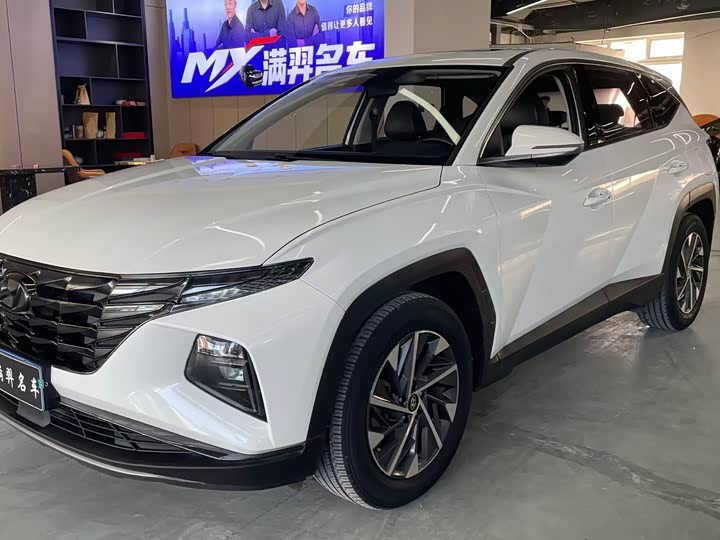 Photo 1 - Hyundai Tucson L