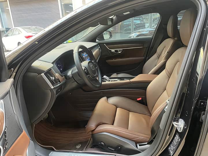 Фото 2 - Volvo S90