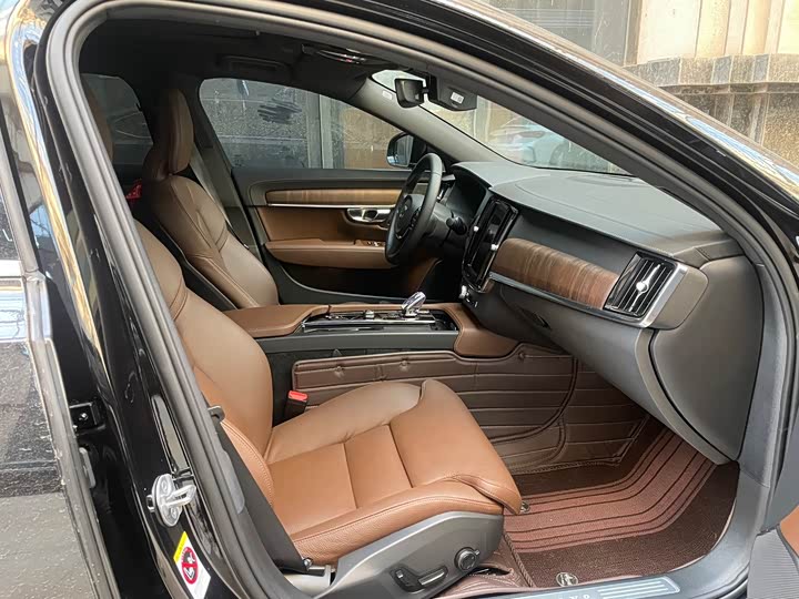 Фото 3 - Volvo S90