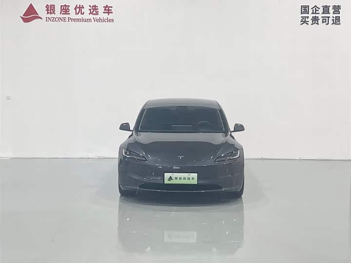 Фото 2 - Tesla Model 3