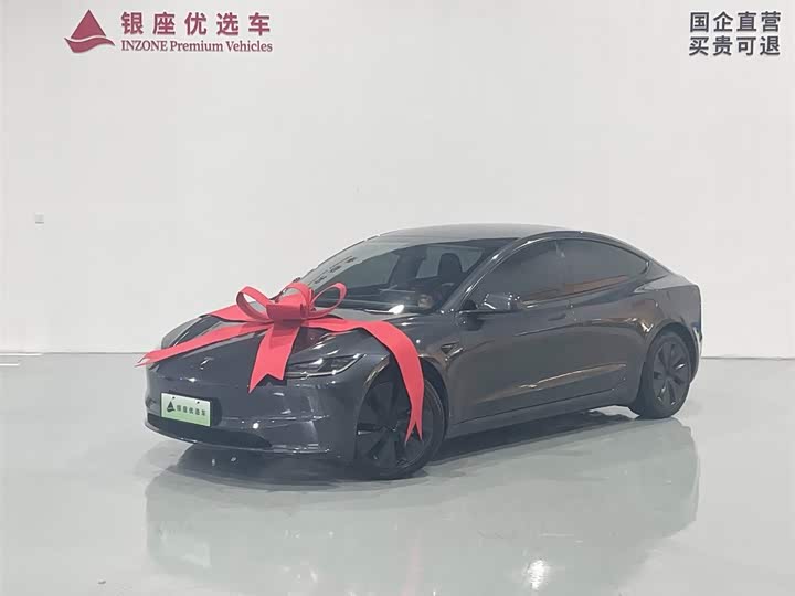 Фото 3 - Tesla Model 3