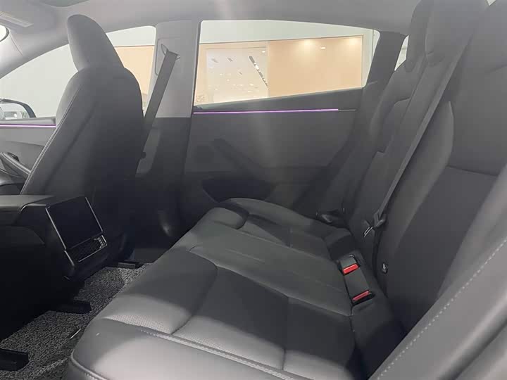 Фото 9 - Tesla Model 3