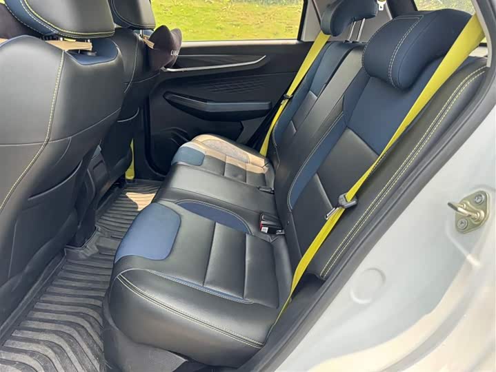 Фото 9 - Geely Geometry EX3