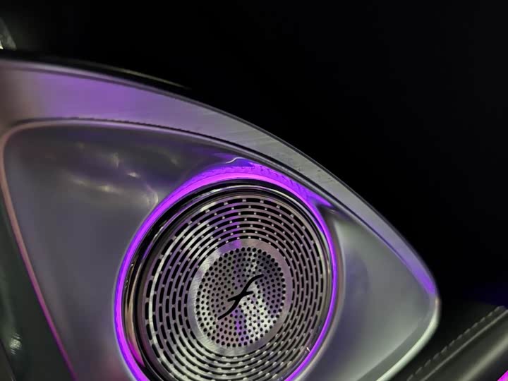 Photo 8 - Mercedes-Benz E-Class