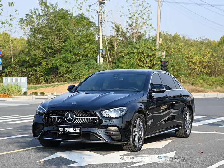 Фото 1 - Mercedes-Benz E-Class