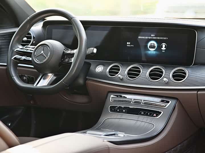 Фото 6 - Mercedes-Benz E-Class