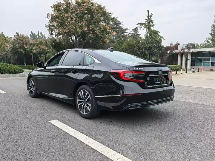 Фото 6 - Honda Accord