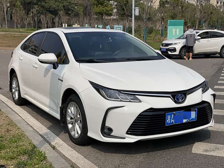 Фото 3 - Toyota Corolla