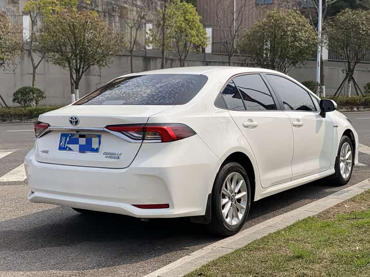 Фото 6 - Toyota Corolla