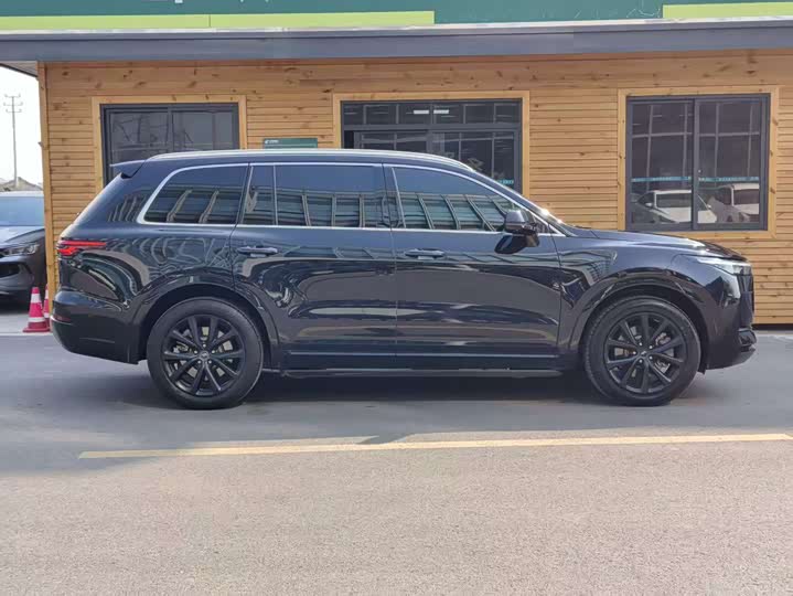 Фото 3 - LiXiang One