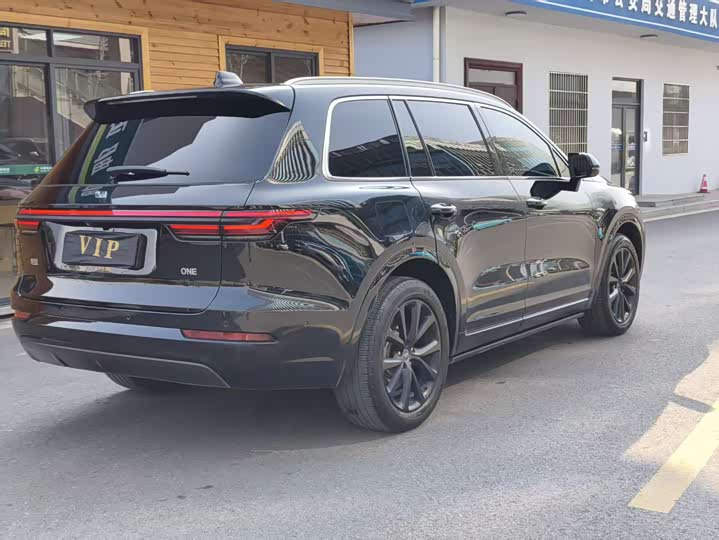 Фото 4 - LiXiang One