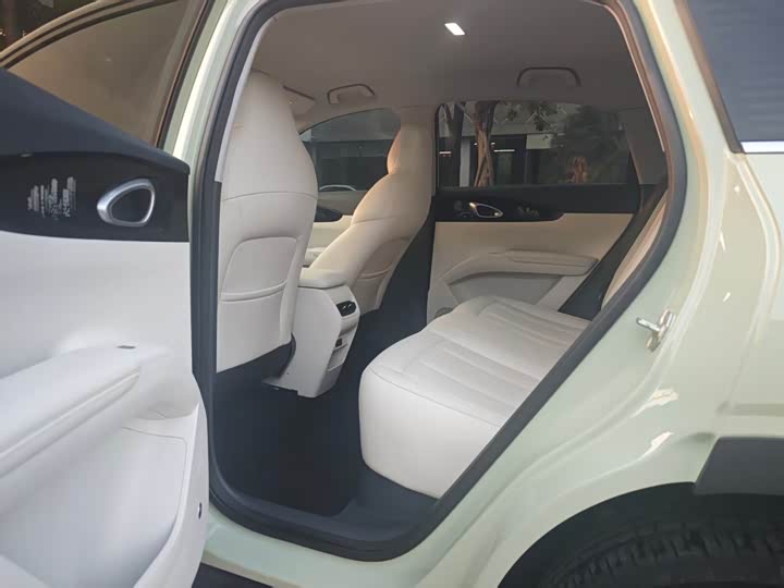 Фото 4 - Geely Galaxy Geome