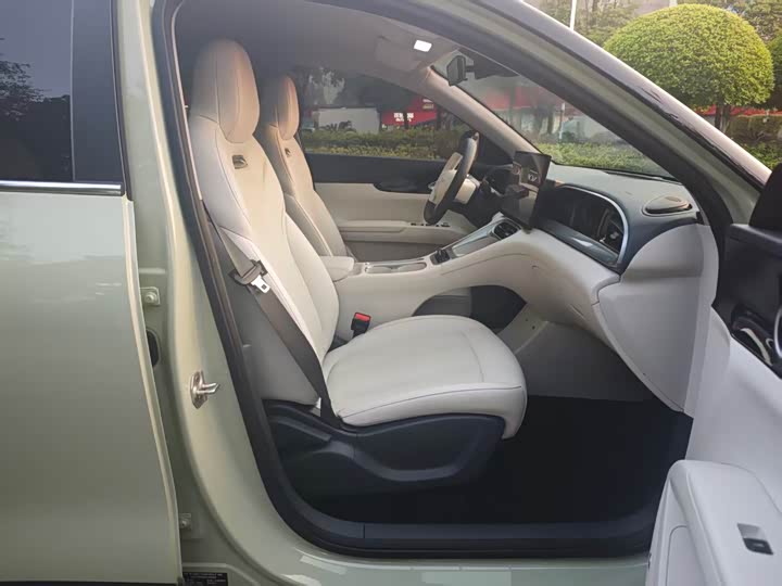 Фото 6 - Geely Galaxy Geome