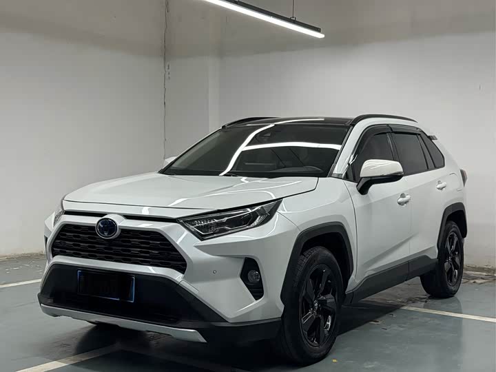 Фото 2 - Toyota RAV4
