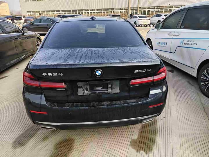 Фото 2 - BMW 5 Series