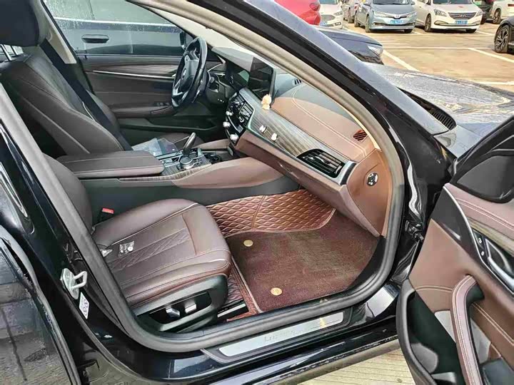 Фото 4 - BMW 5 Series