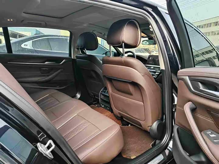 Фото 6 - BMW 5 Series