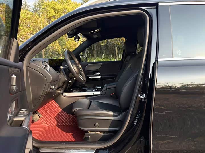 Фото 8 - Mercedes-Benz GLB-Class