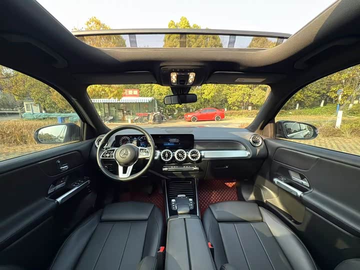 Фото 9 - Mercedes-Benz GLB-Class