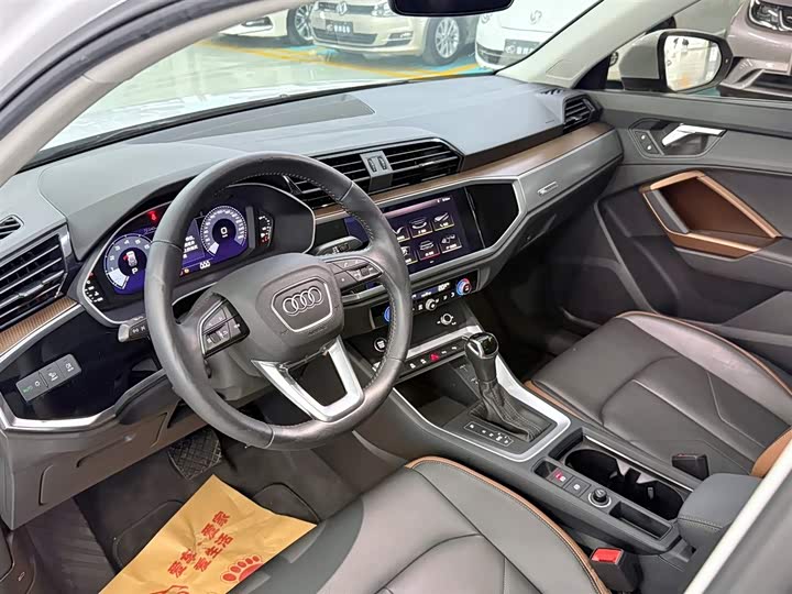 Фото 6 - Audi Q3