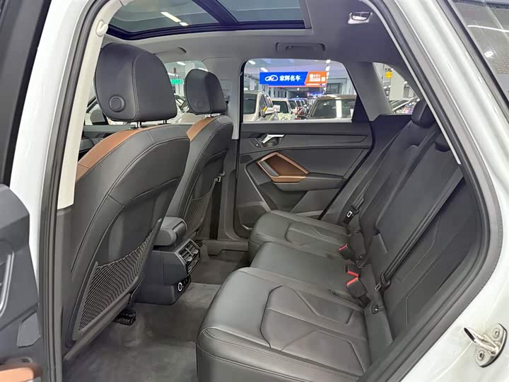 Фото 8 - Audi Q3