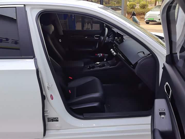 Фото 8 - Honda Civic