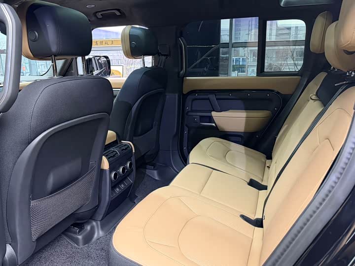 Фото 9 - Land Rover Defender