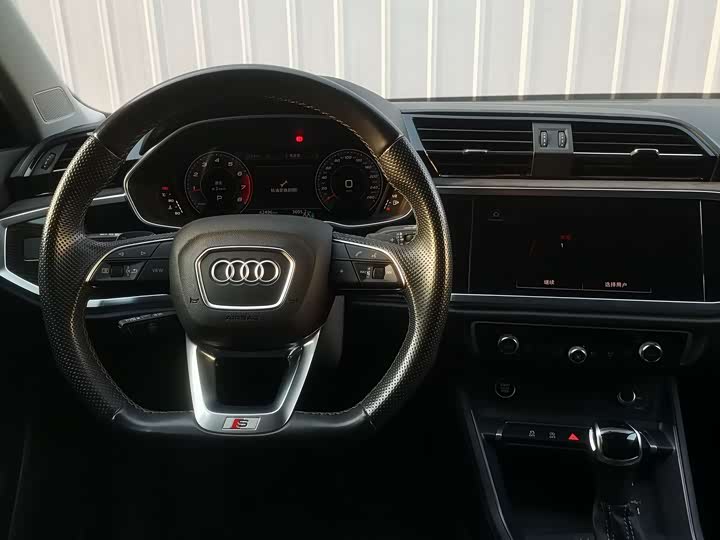 Фото 4 - Audi Q3 Sportback