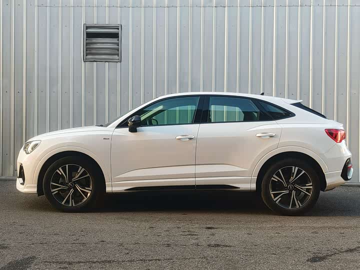 Фото 8 - Audi Q3 Sportback