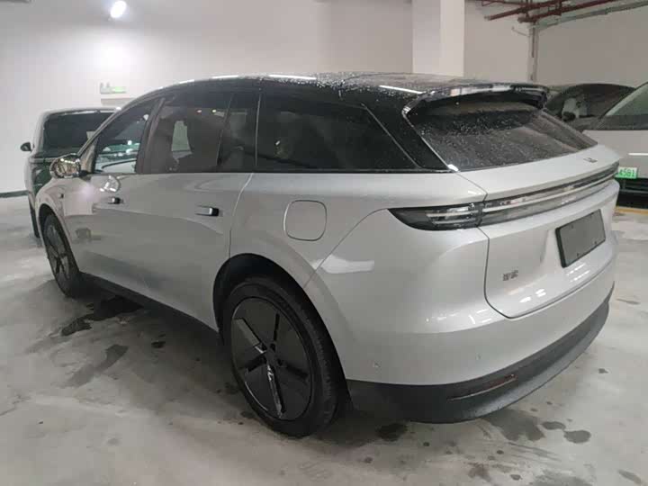 Фото 6 - LiXiang i6