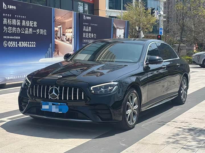 Фото 1 - Mercedes-Benz E-Class