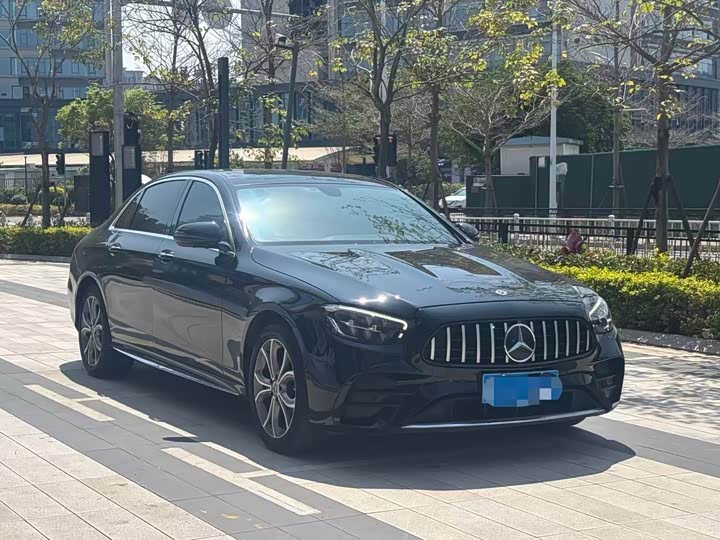 Фото 3 - Mercedes-Benz E-Class