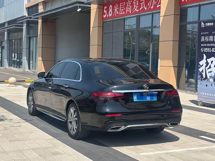 Фото 9 - Mercedes-Benz E-Class