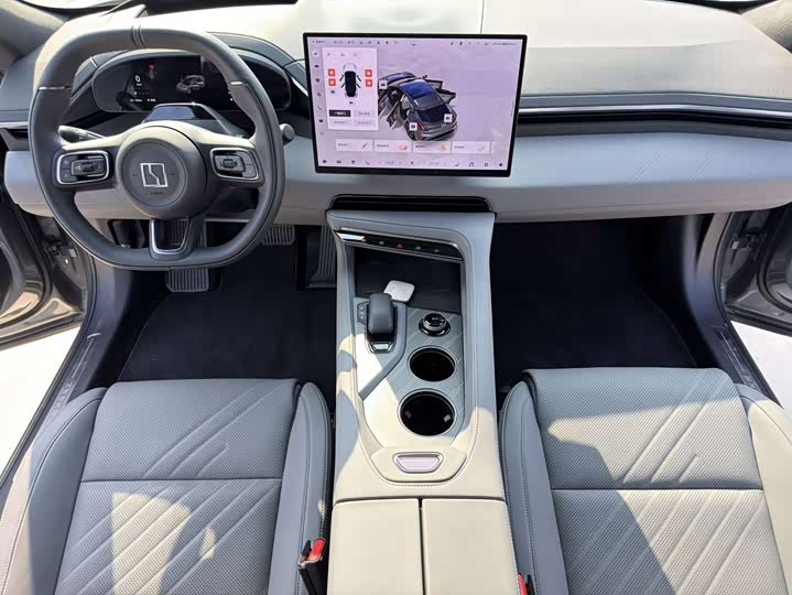 Фото 6 - Zeekr 001