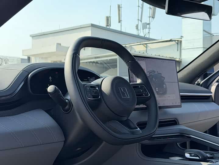 Фото 9 - Zeekr 001