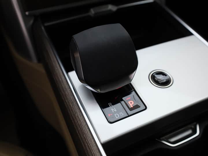 Photo 4 - Land Rover Range Rover