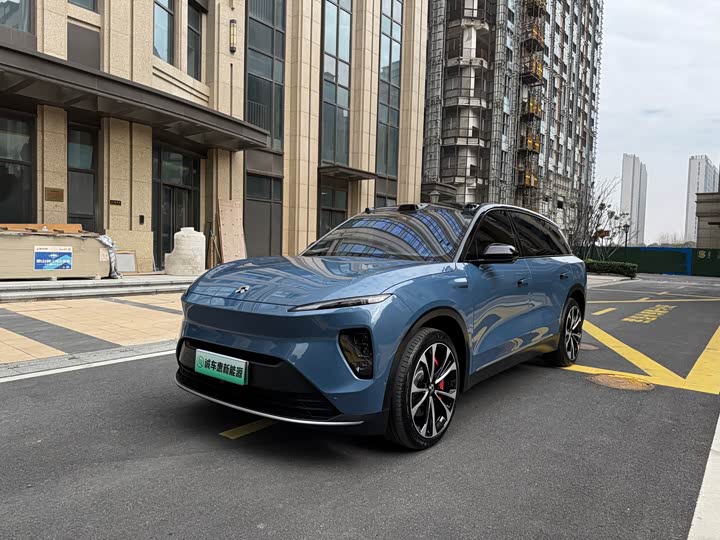 Фото 1 - Nio ES8