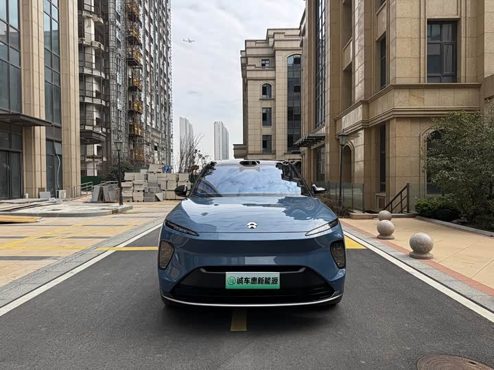 Фото 2 - Nio ES8